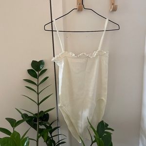 Zara NWT white ruffled bodysuit size xs/s